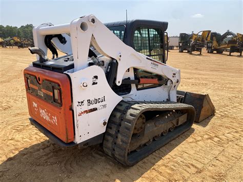 how many pounds can a t770 skid steer lifi|bobcat t770 engine.